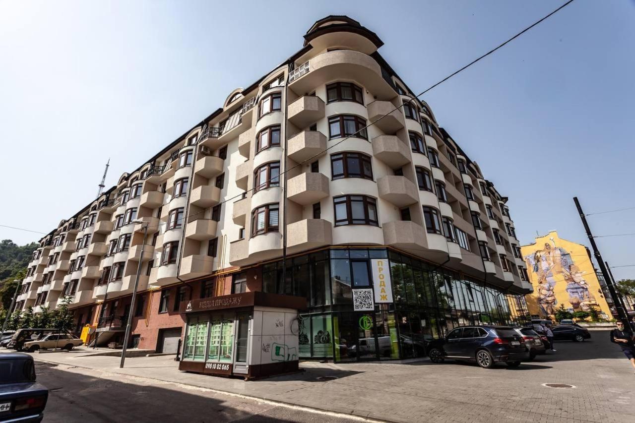Apartamenty Lucky Lviv Dış mekan fotoğraf